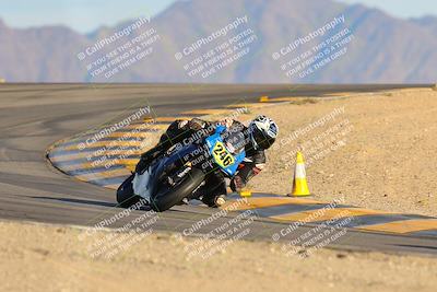 media/Dec-16-2023-CVMA (Sat) [[bb38a358a2]]/Race 11 Amateur Supersport Open/